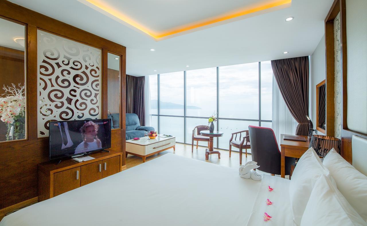 Le Hoang Beach Hotel Danang Esterno foto